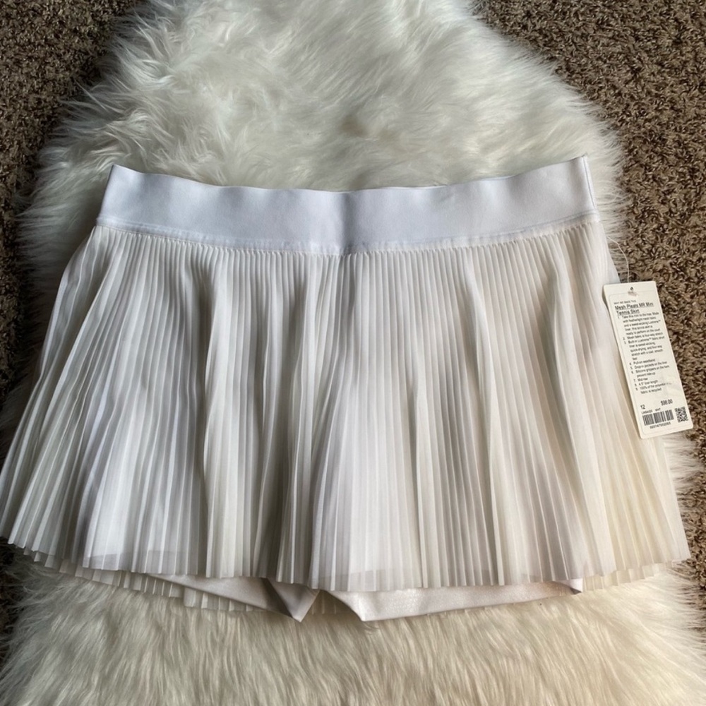 Lululemon Mesh Pleats Mid-rise Tennis Skirt Size 12 NWT